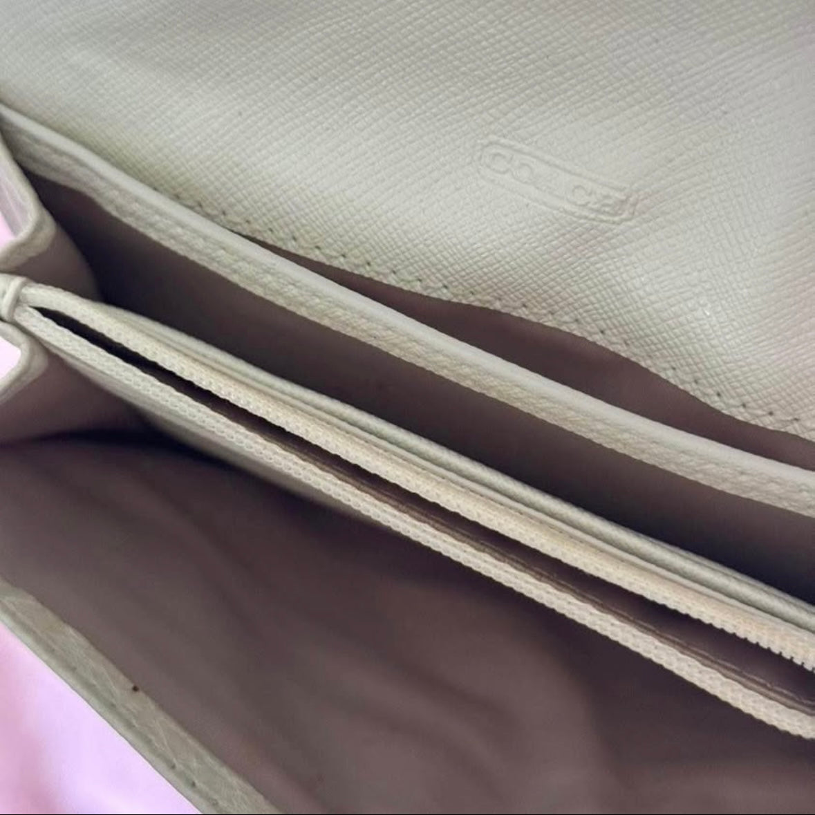 2010s pearl coach crossbody