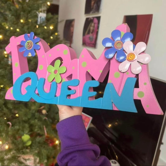 y2k drama queen sign