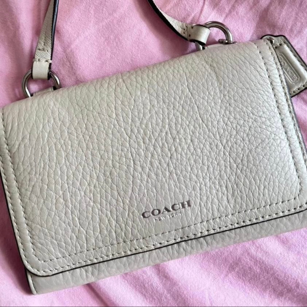 2010s pearl coach crossbody
