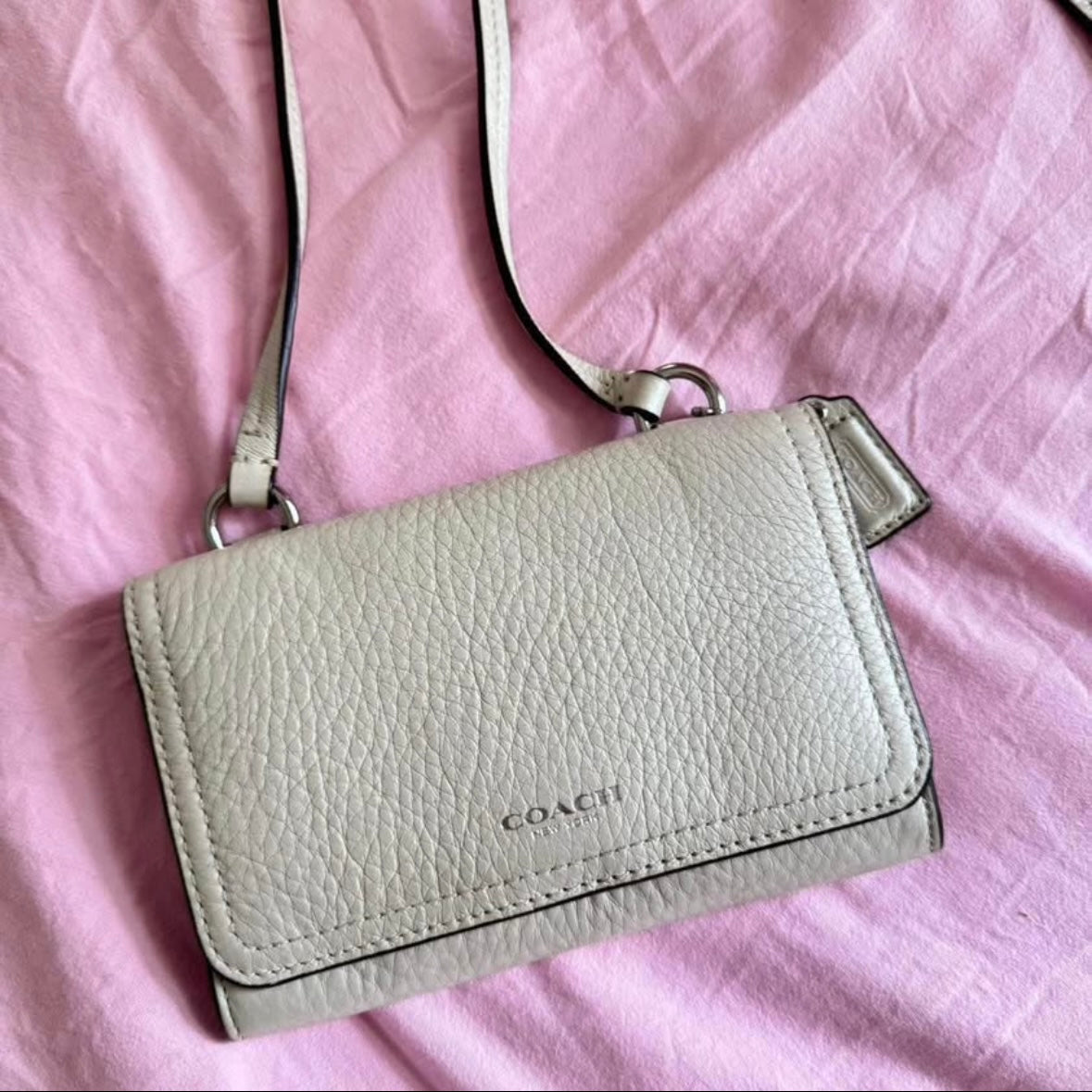 2010s pearl coach crossbody